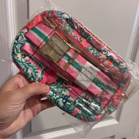 NWT Lilly Pulitzer Runaround Printed Belt Bag in Soleil Pink Perfect Poppy GWP - Picture 6 of 7
